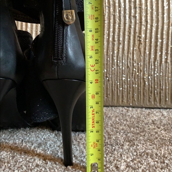 Black Shimmer Peep Toe Guess Heel Size 9! - Picture 2 of 4
